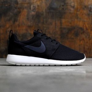 Nike Roshe one, size 6, black&white, used